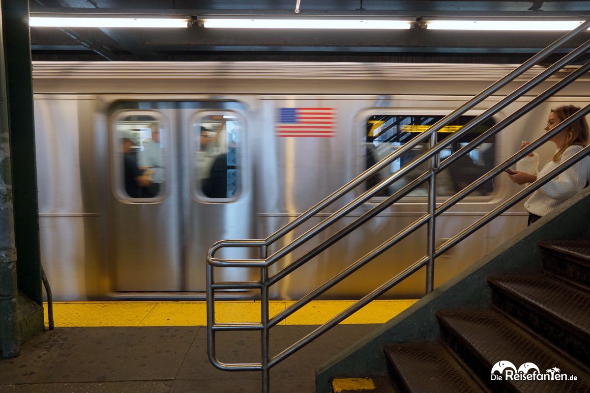 Ausfahrende U Bahn in New York City